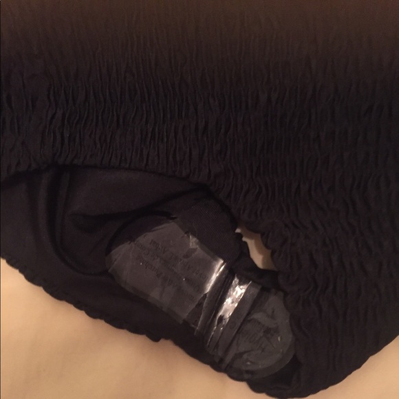 Bikini - Picture 3 of 4